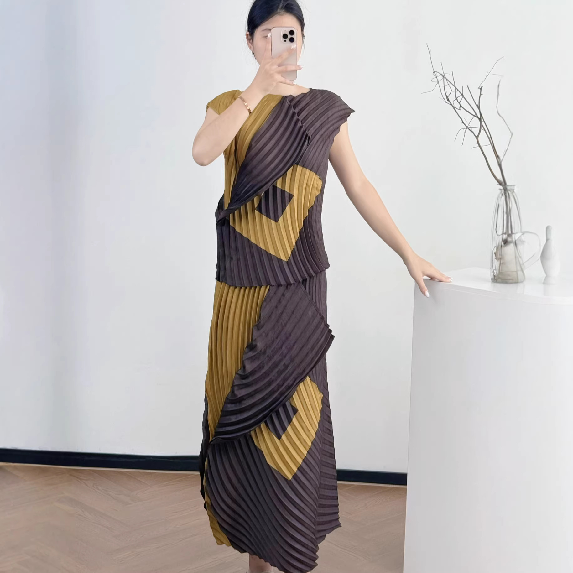 Miyake Pleated Color Block T-S - Summer Clothing Vacation のレビューと価格