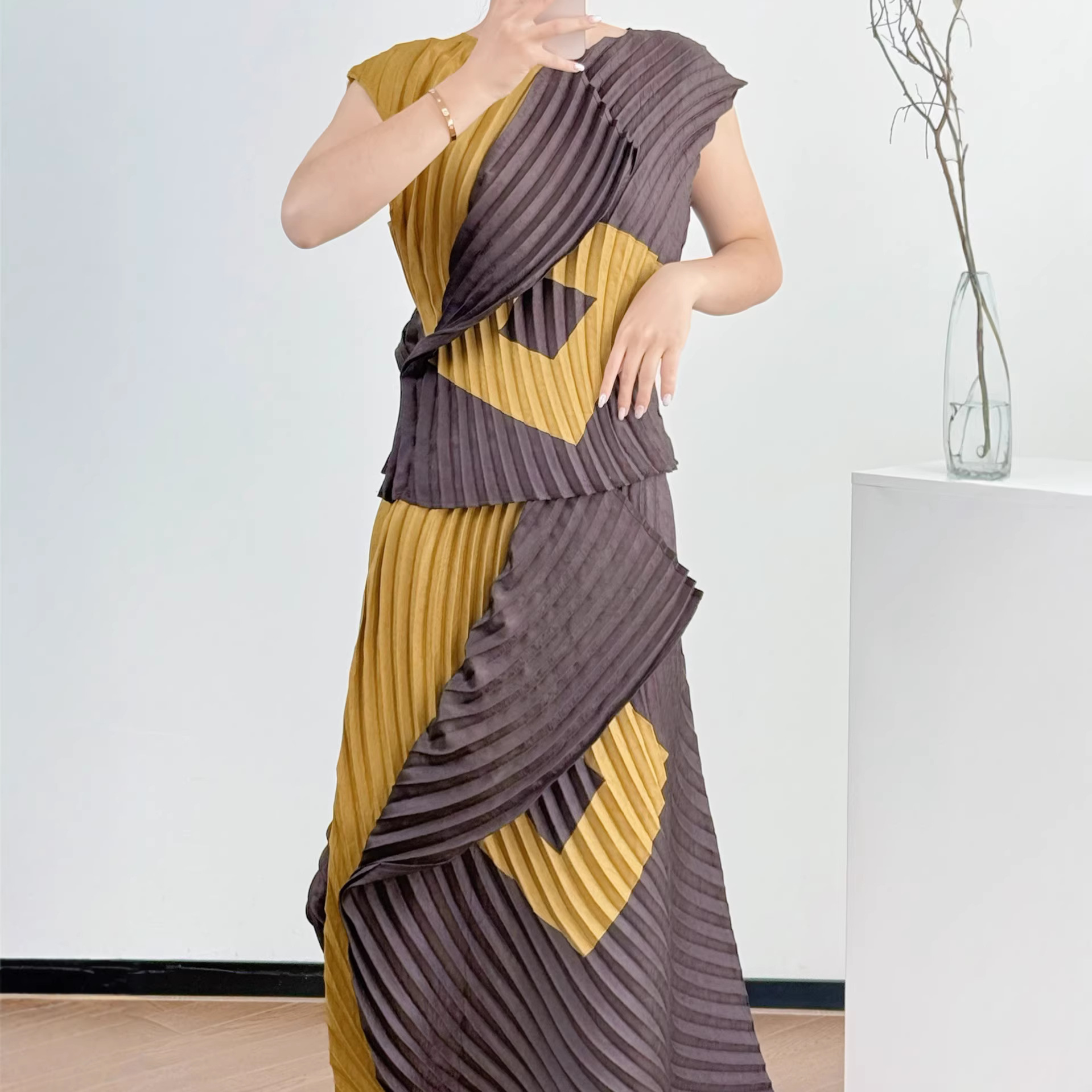 Miyake Pleated Color Block T-S - Summer Clothing Vacation のレビューと価格