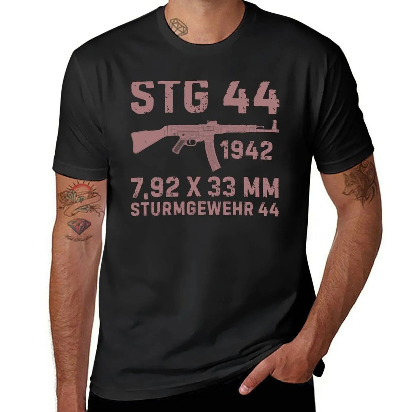 German assault rifle StG 44 fo - Summer Clothing Essentials Men のレビューと価格