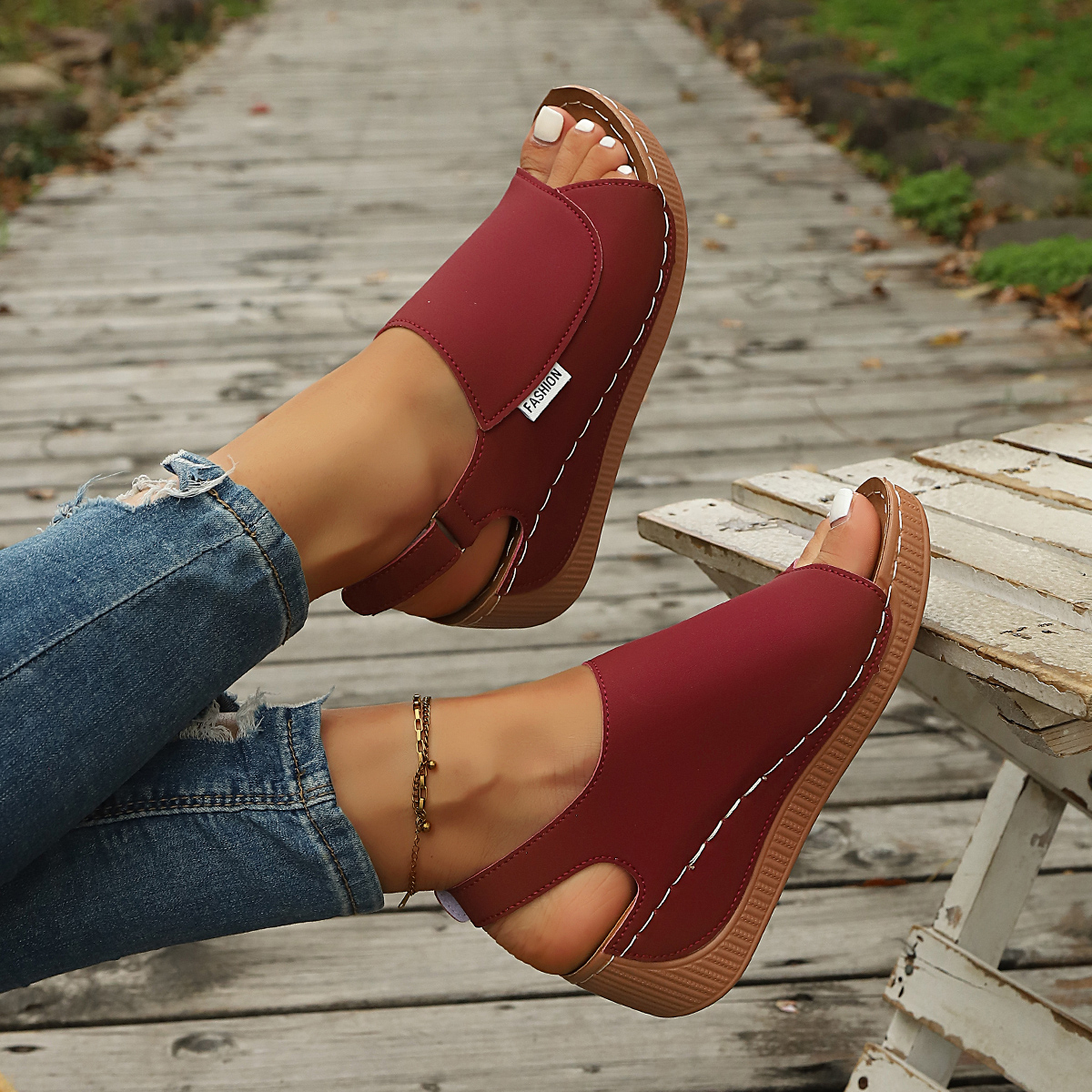 Women's Adjustable Strap Wedge - Summer Closet のレビューと価格